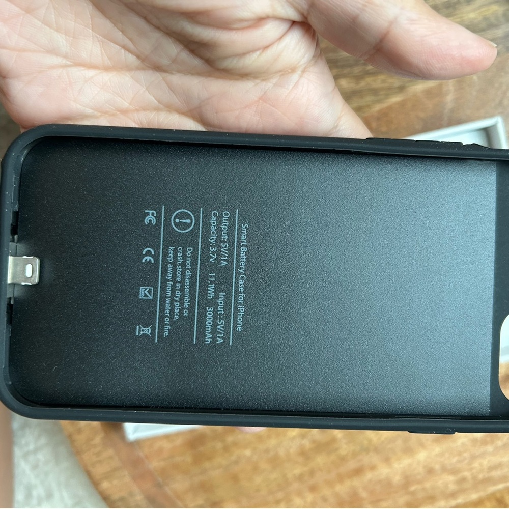 Protective Battery Case for iPhone - Black - Picture 10 of 13